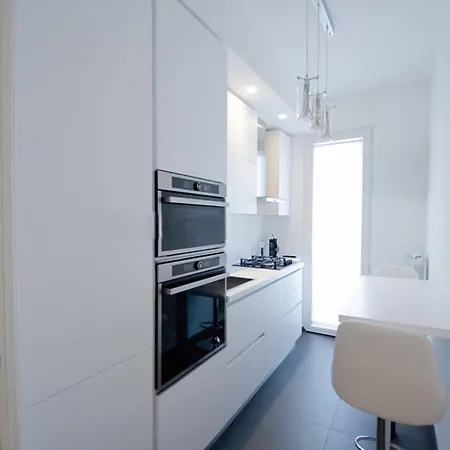 Lm House - Center
