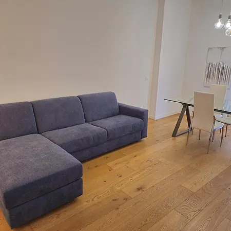 Lm House - Center *